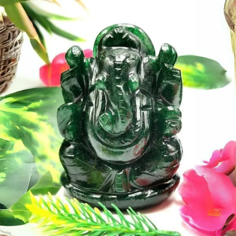 green vinayagar statue